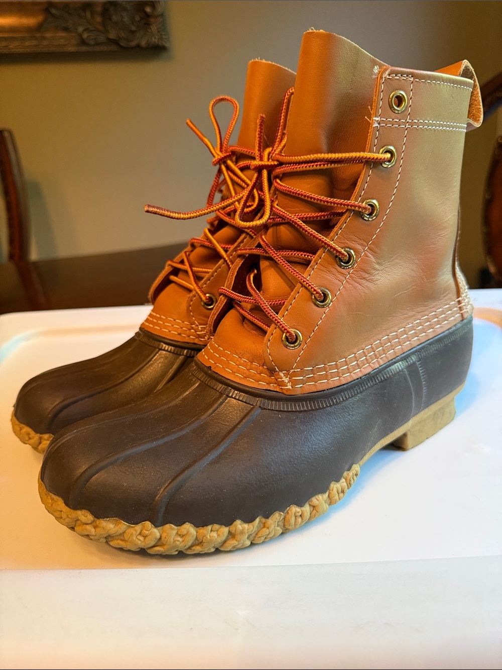VINTAGE LL BEAN WOMEN'S TAN LEATHER LACE UP DUCK BOOTS, MADE IN USA, SIZE 8 M - Picture 2 of 10